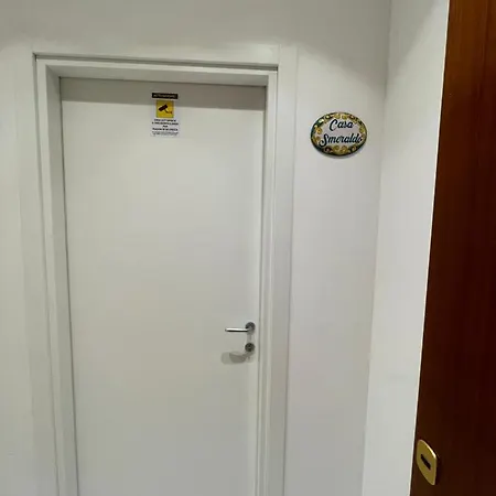 Smeraldo Apartment *